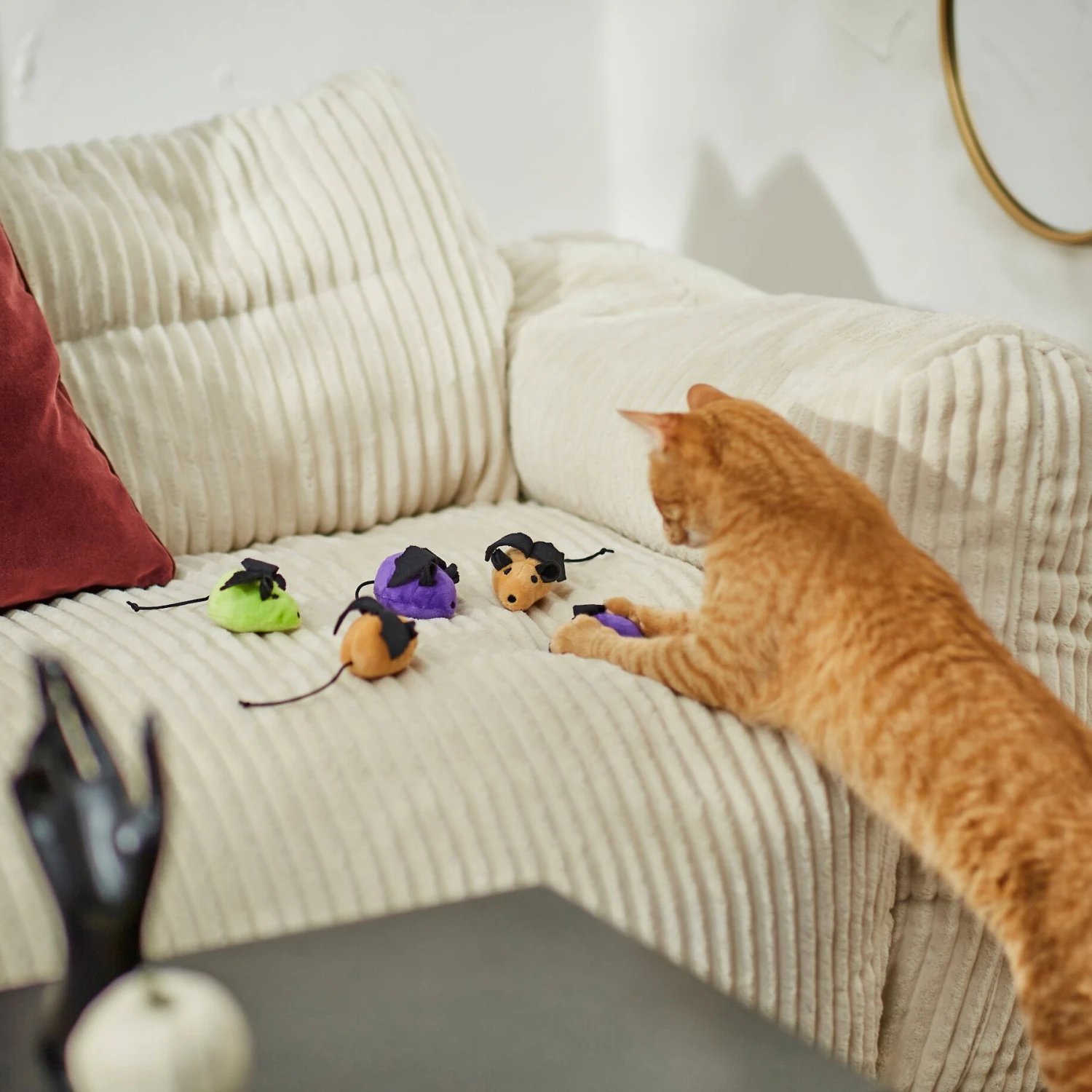 Frisco Halloween Bat Mice Plush Cat Toy With Catnip 5 Frisco Halloween Bat Mice Plush Cat Toy With Catnip - Image 3